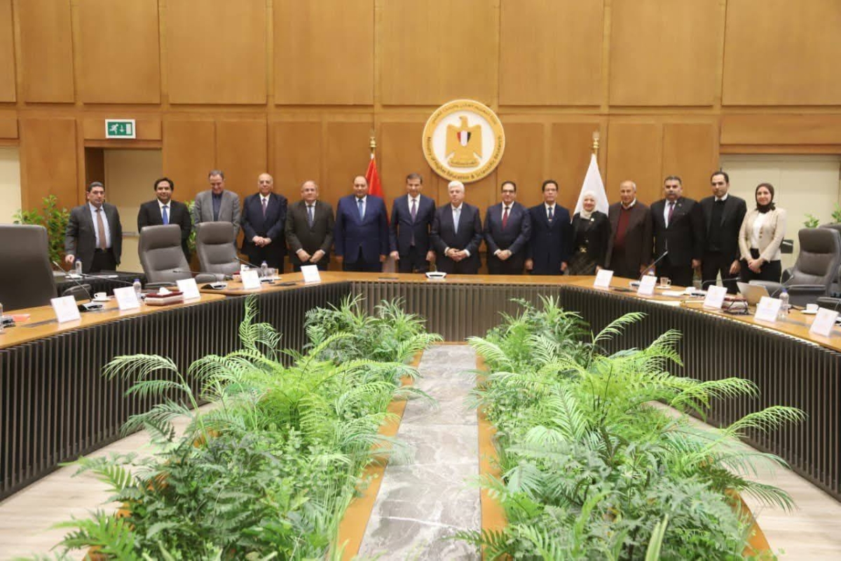 President of Benha University Participates in Meeting to Discuss Executive Steps for Establishing the Food University