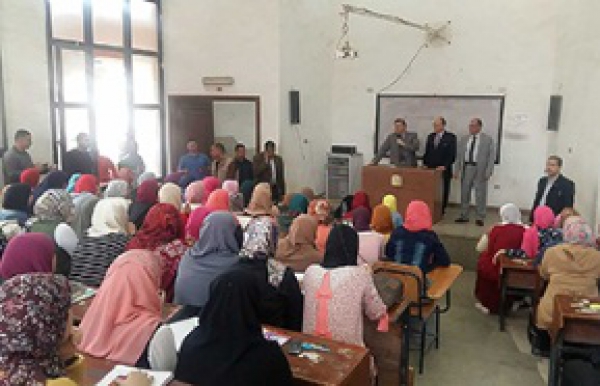 EL-kady heaps praise on the students’ and employees patriotism in his tours in some university’s faculties