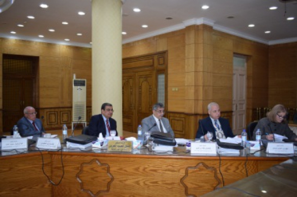 The deans-selection committee meets with the candidates for the deanship position in the faculty of education