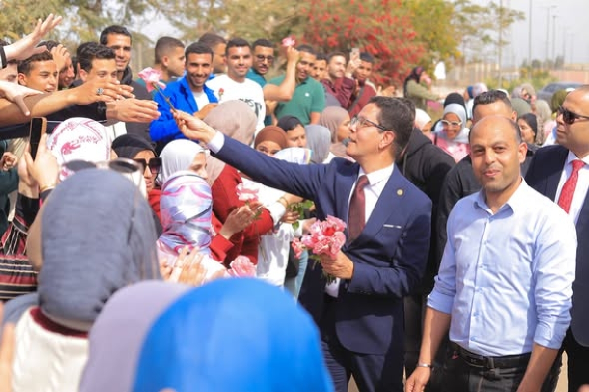 The President of Benha University inspects the annual flower exhibition in its third edition