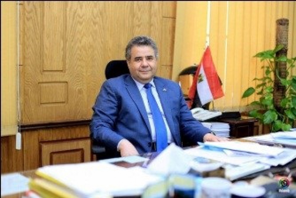 650 pounds to be paid to the employees of benha University