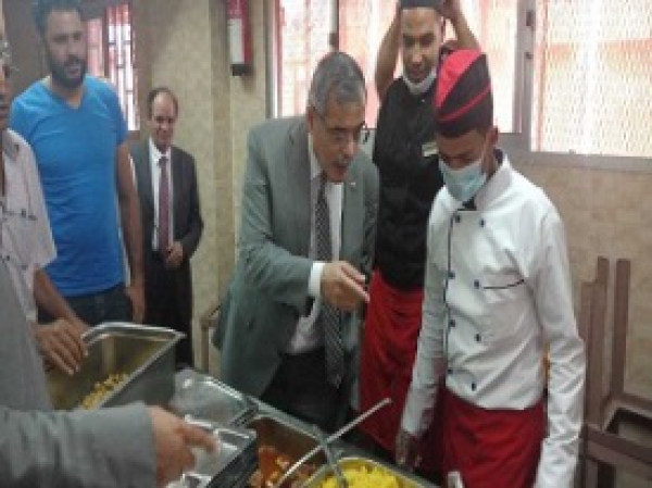 The university president inspects the university hostel in Kafr-Saad